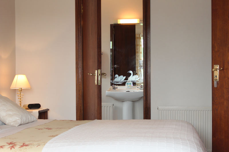 Triple Bedroom: 2 beds sleeps up to 3 
